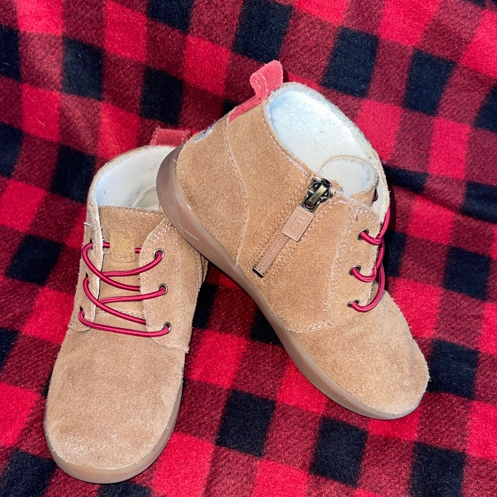 UGG Toddler Boys Size 12 Tan with Red Suede Ankle Boots with Zipper - Picture 1 of 9